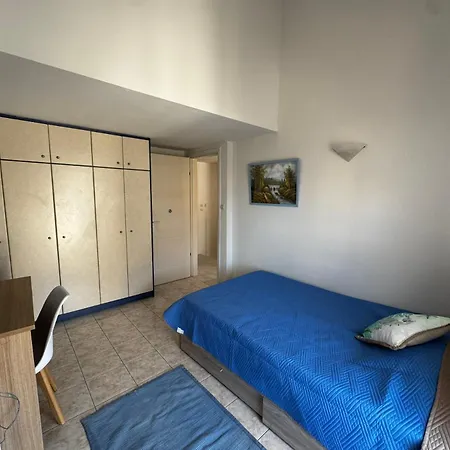 Πανέμορφη τριόροφη μεζονέτα σε οικισμό Περαία