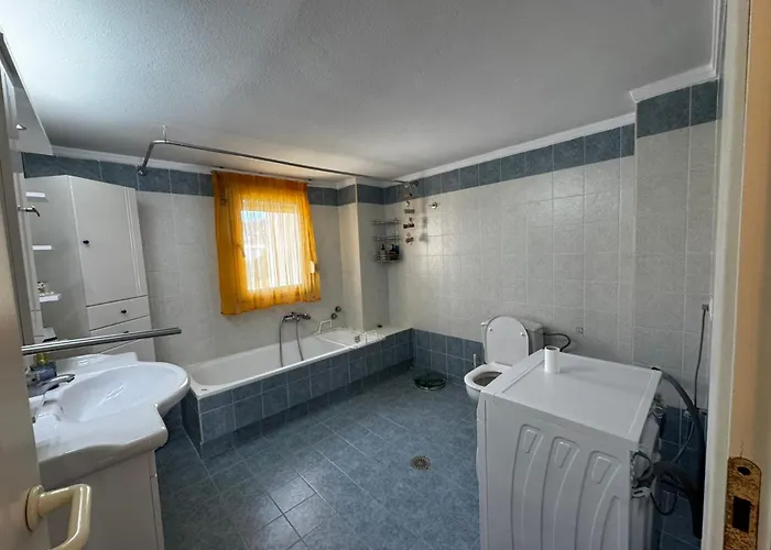 Nyaraló Πανέμορφη Τριόροφη Μεζονέτα Σε Οικισμό