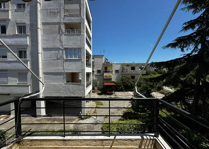 Πανέμορφη Τριόροφη Μεζονέτα Σε Οικισμό Nyaraló *