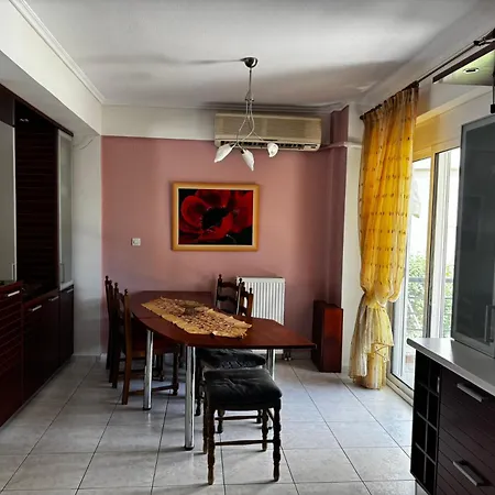 Πανέμορφη Τριόροφη Μεζονέτα Σε Οικισμό *