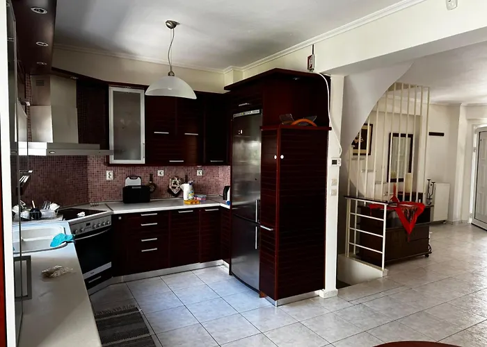 Prázdninový dům Πανέμορφη Τριόροφη Μεζονέτα Σε Οικισμό Peraía