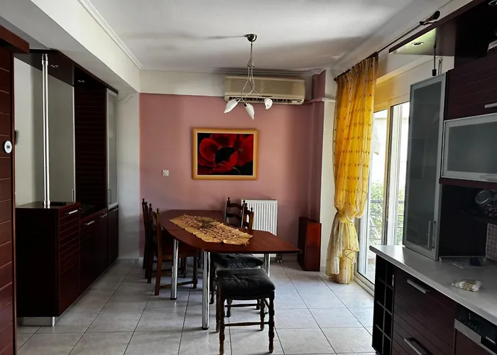 Πανέμορφη Τριόροφη Μεζονέτα Σε Οικισμό *