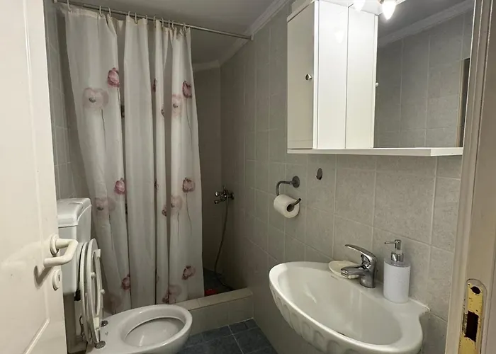 Prázdninový dům Πανέμορφη Τριόροφη Μεζονέτα Σε Οικισμό *